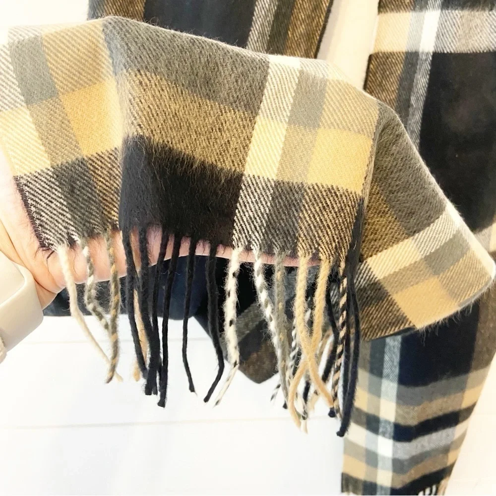 100% Cashmere Plaid Scarf Made in Scotland One Size